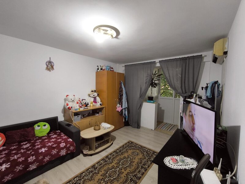 Lacul Tei, zona Parcului, apartament 2 camere decomandat, bloc anvelopat.
